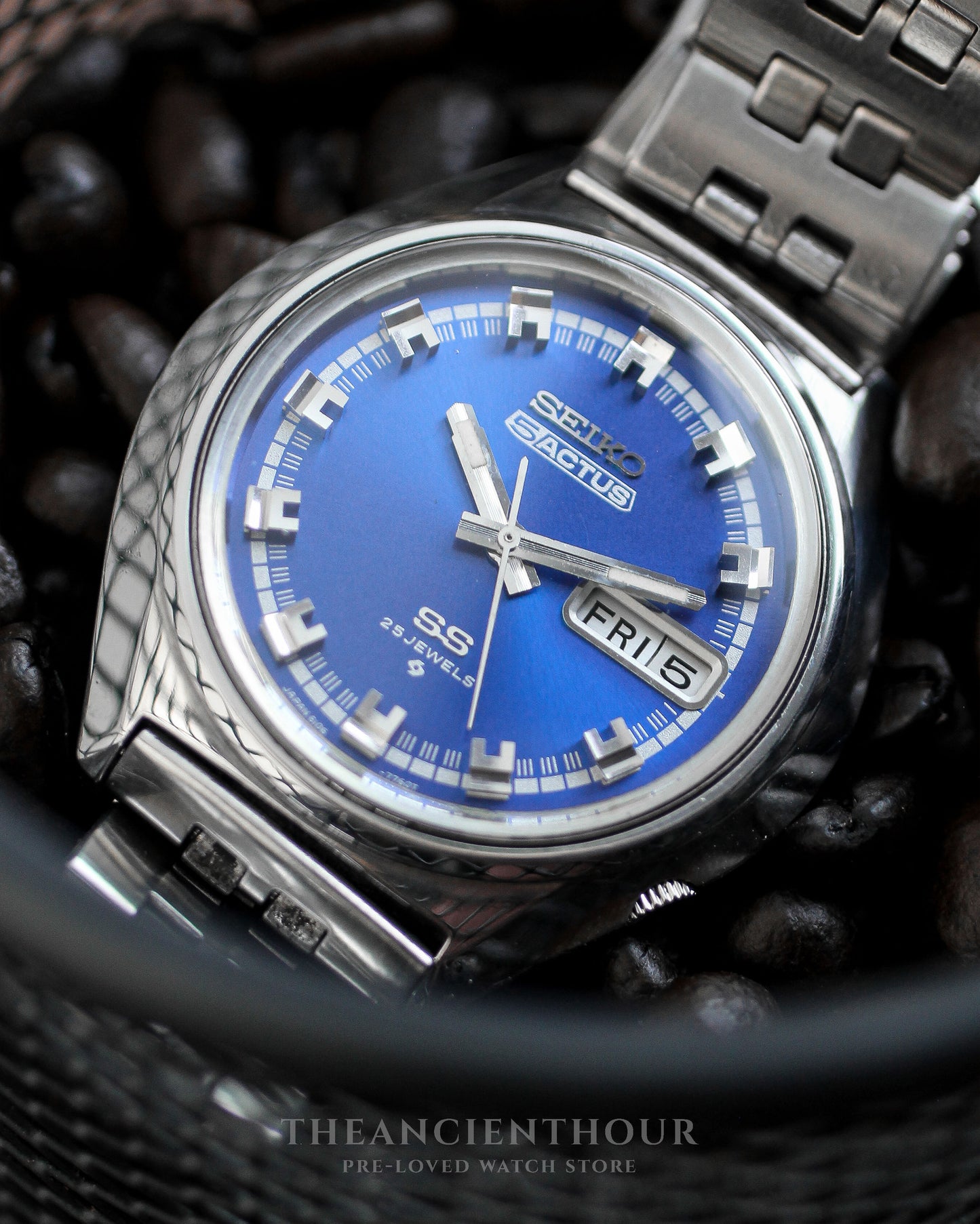 Seiko 5 Actus - 6106 Automatic movement - Racing blue dial