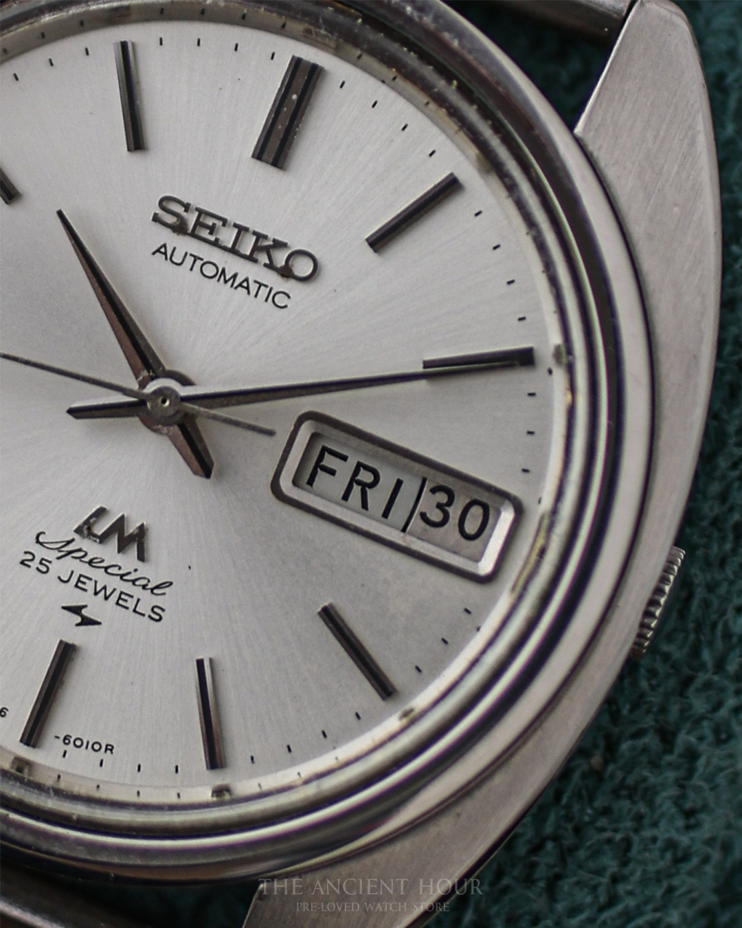 Vintage Seiko Special LM Cushion Case 5206-6010 Automatic