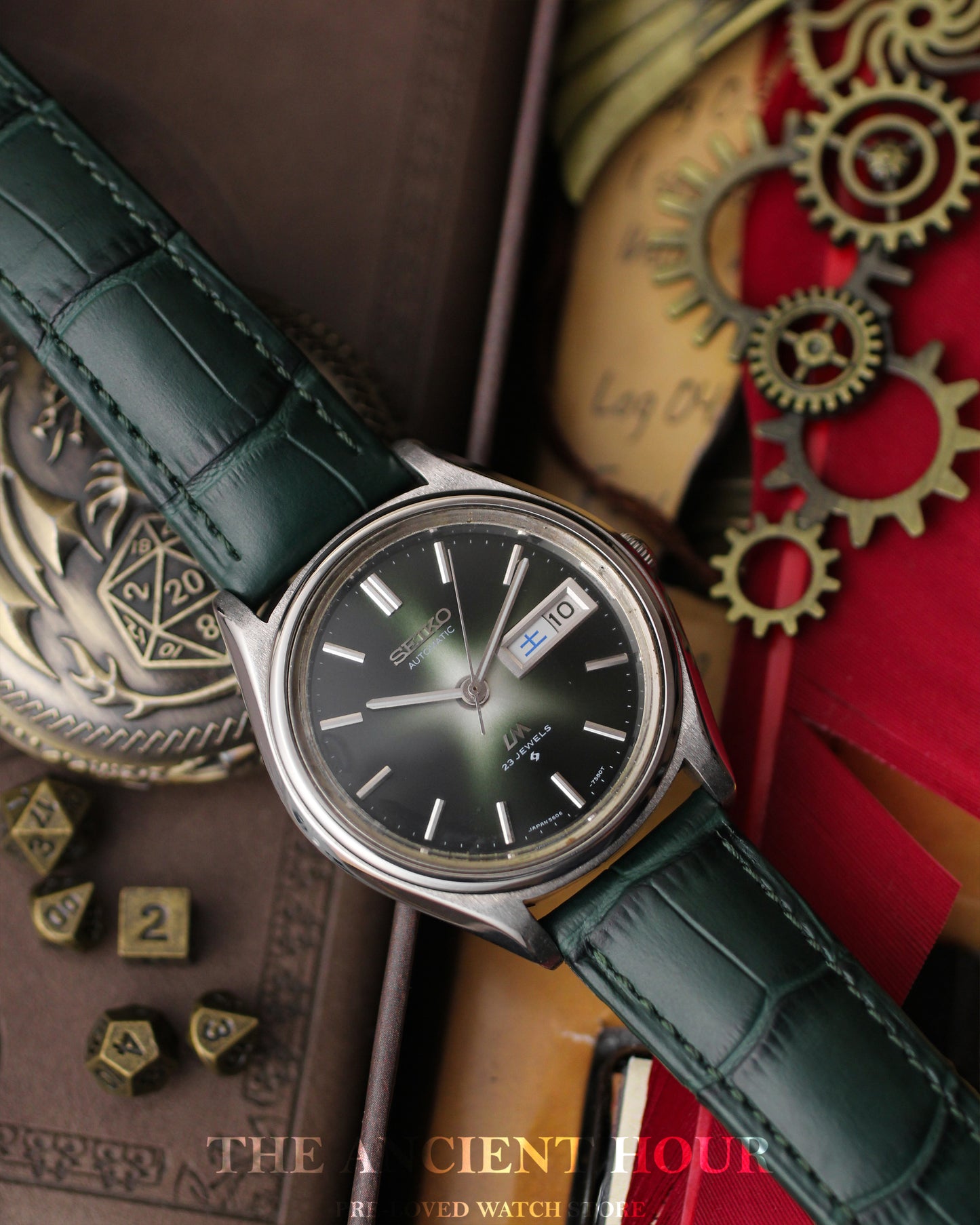 Seiko Lord Matic 5606-7580 Fume Green Sunburst Dial Year-1972 Vintage Watch