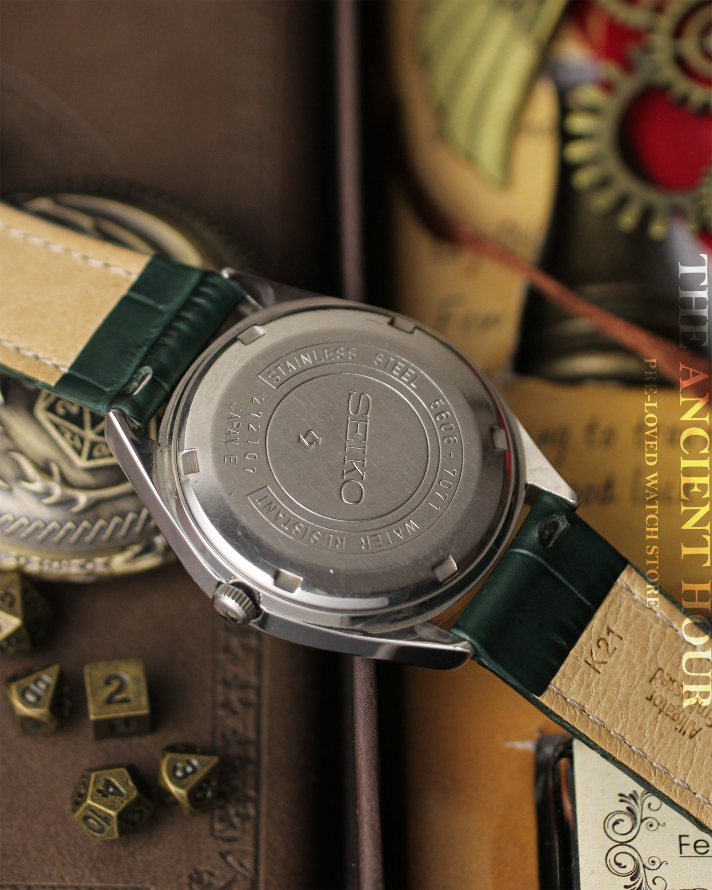 Seiko Lord Matic 5606-7580 Fume Green Sunburst Dial Year-1972 Vintage Watch