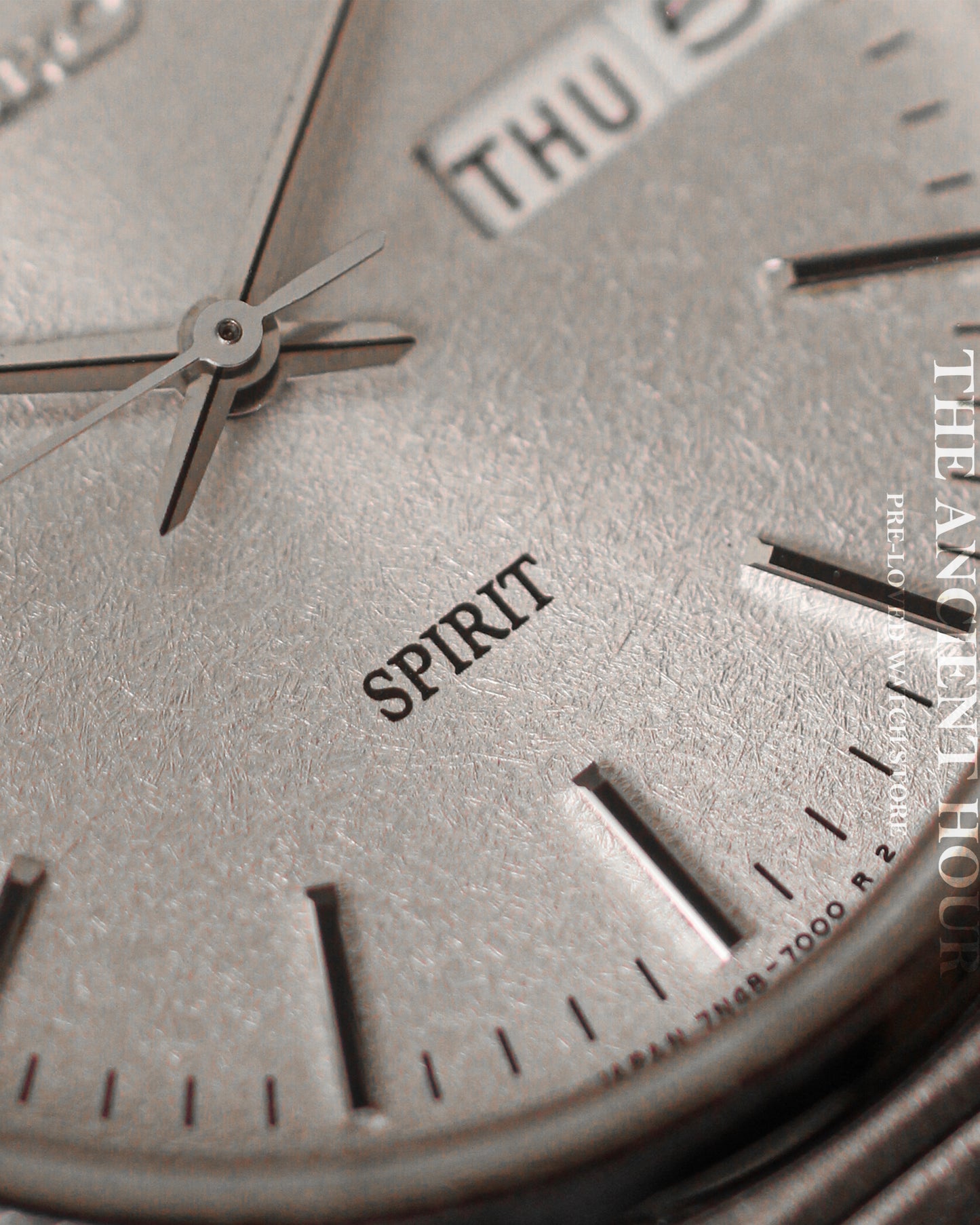 Seiko Spirit in SnowFlake Dial - 7N48-7000 - Original Bracelet - Kanji/English day calendar